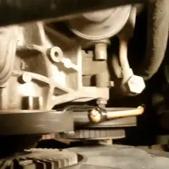 Jak wymontować alternator Audi A4 B5 - uniknij problemów z demontażem