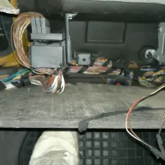Gdzie jest sterownik centralnego zamka BMW E39 i jak go naprawić