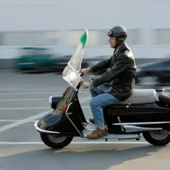 Co to jest motorower? Poznaj kluczowe informacje i przepisy