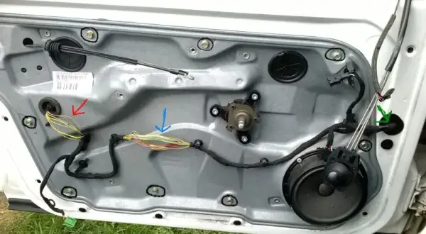 Jak podłączyć sterownik centralnego zamka Golf 4 - uniknij problemów z instalacją