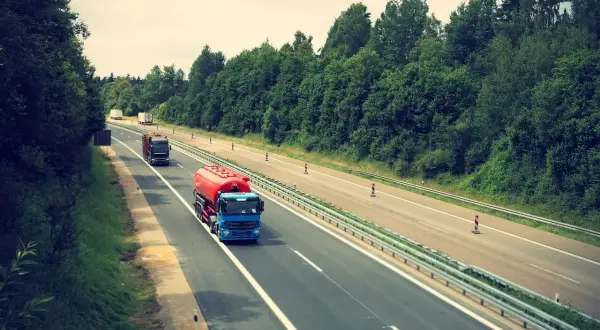 Ile kosztuje km autostrady w Polsce? Zaskakujące różnice cenowe!
