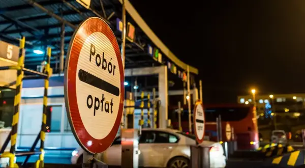 Czy trzeba mieć aplikację na autostradzie? Płatności bez stresu i kłopotów