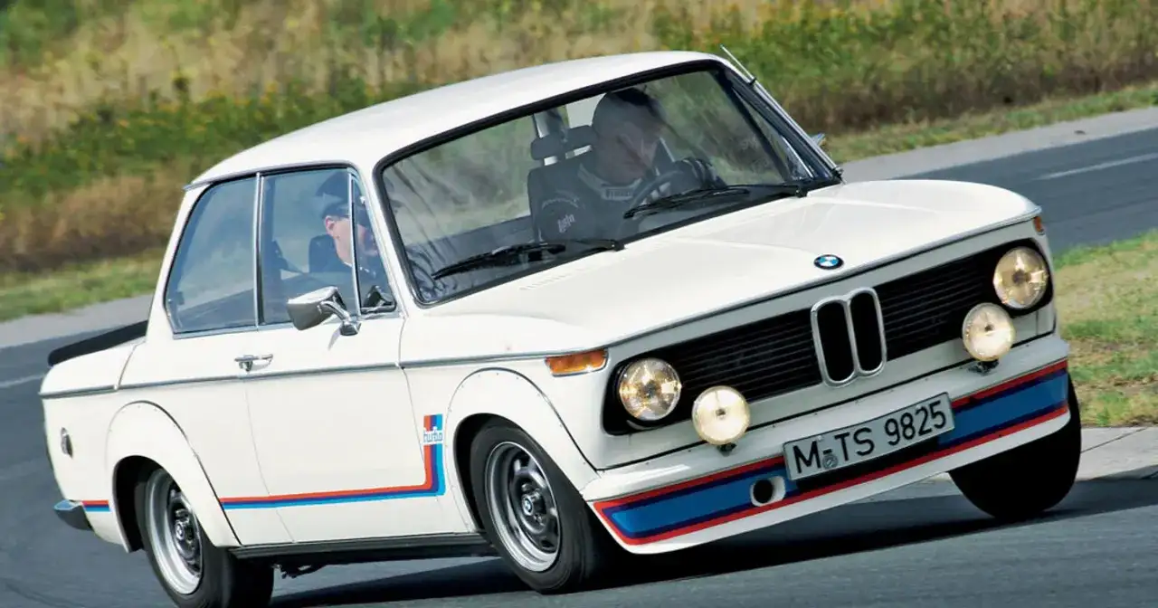 BMW 2002 - dlaczego ten klasyk wciąż zachwyca?