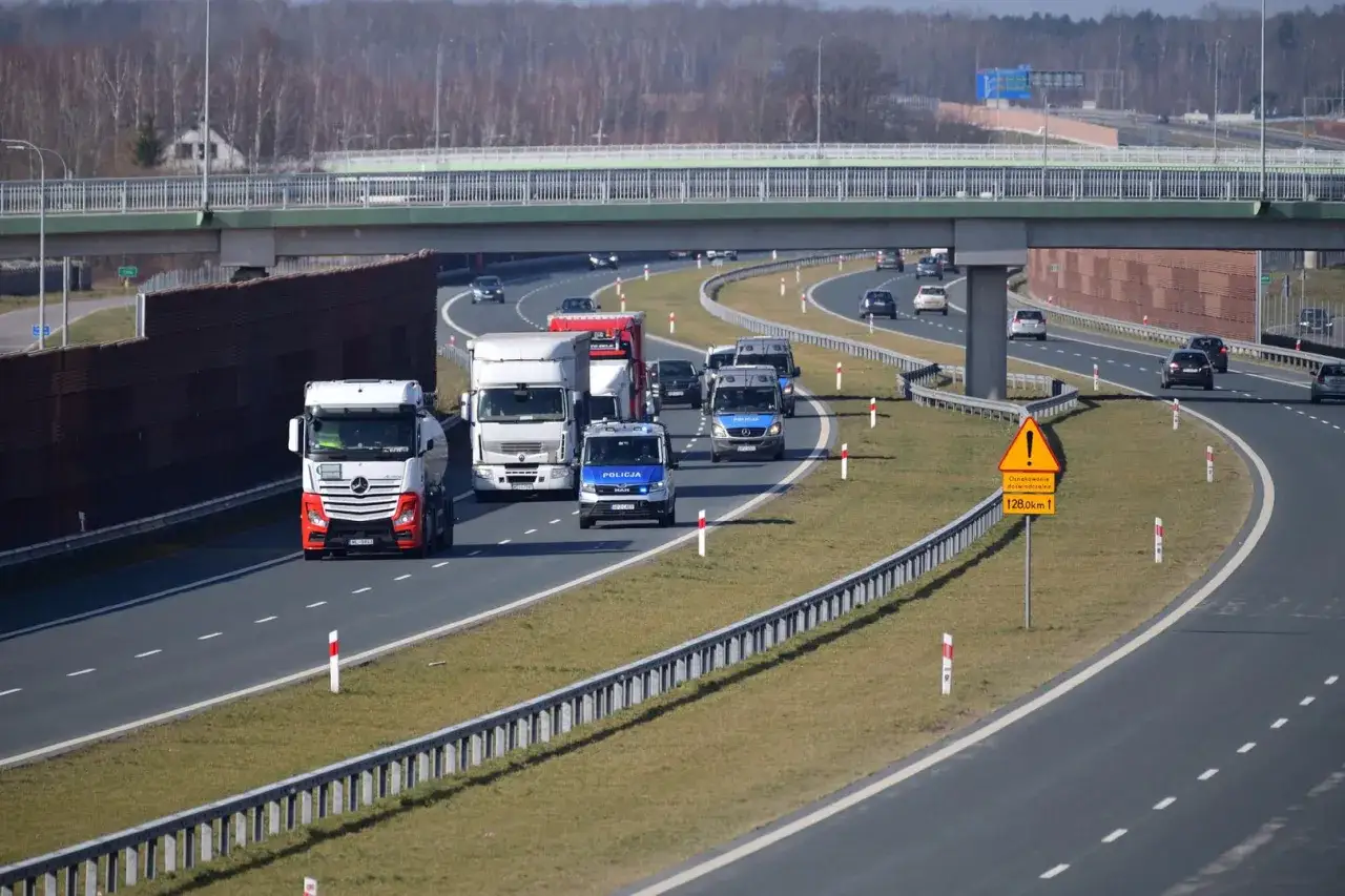 Zdjęcie Ile kosztuje odcinek autostrady A2? Sprawdź aktualne opłaty i zmiany