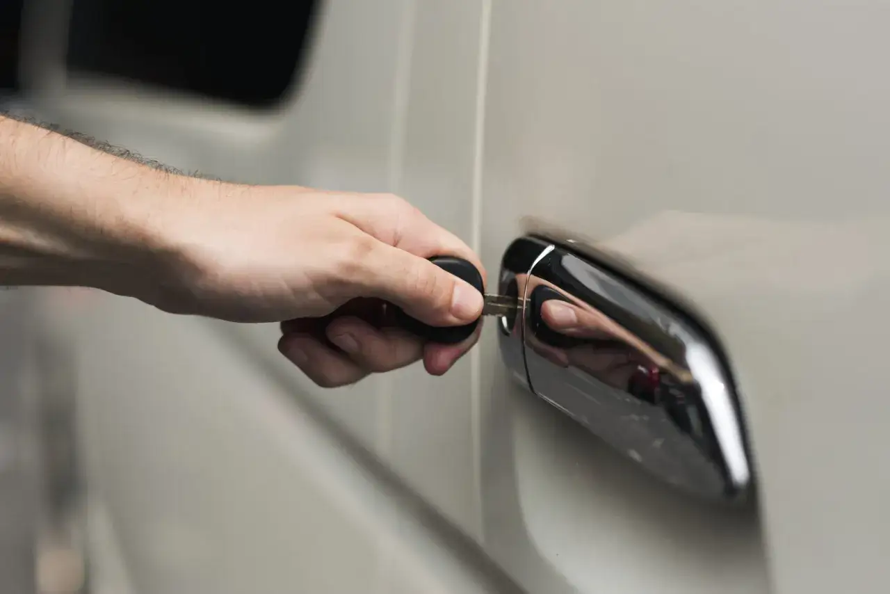 Zdjęcie Jak działa centralny zamek w samochodzie - zrozum jego mechanizm i problemy