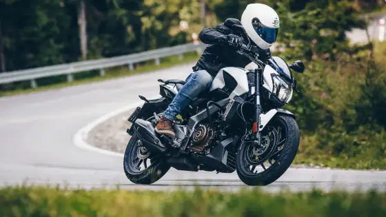 Bajaj Dominar 400 - czy to motocykl na długie trasy?