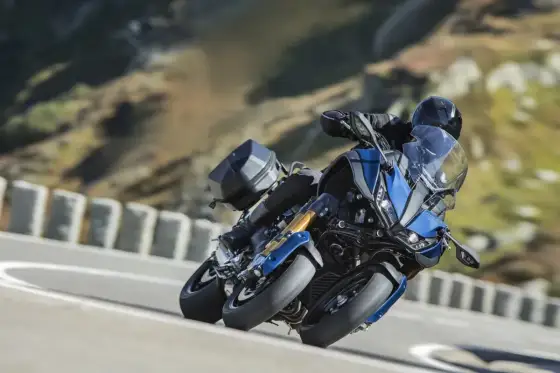 Yamaha Niken - trójkołowy motocykl, który zaskakuje w zakrętach