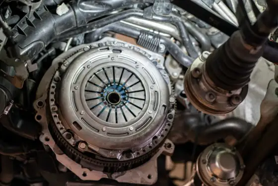 Jak odpowietrzyć sprzęgło hydrauliczne krok po kroku?